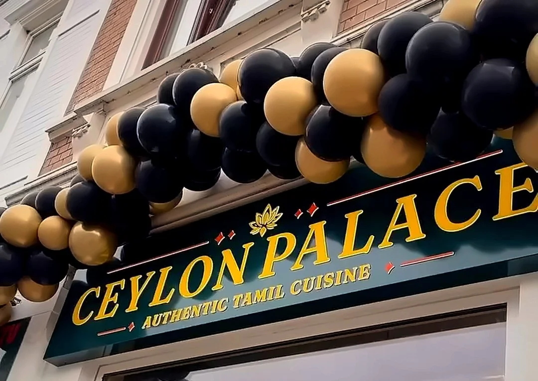 Die Fassade des Ceylon Palace